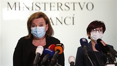 Ministryně financí Alena Schillerová a generální ředitelka Finanční správy... Ministryně financí Alena Schillerová a generální ředitelka Finanční správy...