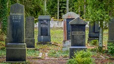 Kromě Třeboně byly na seznam kulturních památek zařazeny i židovské hřbitovy v... Kromě Třeboně byly na seznam kulturních památek zařazeny i židovské hřbitovy v...