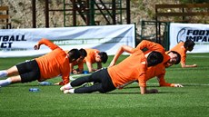 Fotbalisté čínského klubu Wu-chan Zall při tréninku ve Španělsku. Fotbalisté čínského klubu Wu-chan Zall při tréninku ve Španělsku.