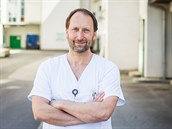 Na infekčním oddělení, kde je primářem Aleš Chrdle, panují přísná opatření... Na infekčním oddělení, kde je primářem Aleš Chrdle, panují přísná opatření...