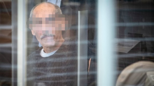 Soud v nmeckm Koblenzi zahjil zen proti syrskmu plukovnkovi Anwaru Raslanovi (na snmku), kter je podezel z podlu na muen tisc syrskch vz. (23. dubna 2020)