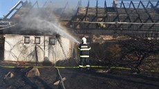 Požár penzionu v obci Střehom, která patří pod Dolní Bousov na... Požár penzionu v obci Střehom, která patří pod Dolní Bousov na...