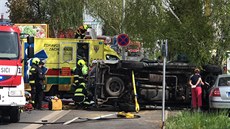 V ulici Budovatelská v pražských Satalicích se v pátek střetla dvě osobní auta.... V ulici Budovatelská v pražských Satalicích se v pátek střetla dvě osobní auta....