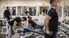 Znovuotevření posilovny HIT Fitness na pražské Flóře (27. dubna 2020). Znovuotevření posilovny HIT Fitness na pražské Flóře (27. dubna 2020).