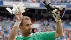 Polský brankář Jerzy Dudek se v roce 2011 loučí s kariérou, tenkrát byl hráčem... Polský brankář Jerzy Dudek se v roce 2011 loučí s kariérou, tenkrát byl hráčem...