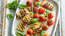 Halloumi ve slanině na grilu Halloumi ve slanině na grilu