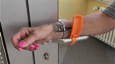 Na radnici v Otrokovicích si vyrobili takzvaná namadla - plastové dílce, jež se... Na radnici v Otrokovicích si vyrobili takzvaná namadla - plastové dílce, jež se...