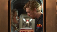 Merritt Weverová a Domhnall Gleeson v seriálu Utíkej Merritt Weverová a Domhnall Gleeson v seriálu Utíkej