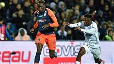 Junior Sambia v dresu Montpellieru u míče Junior Sambia v dresu Montpellieru u míče