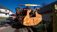 Na křižovatce v Bohuslavicích nad Metují se převrátila cisterna s vodou (20. 4.... Na křižovatce v Bohuslavicích nad Metují se převrátila cisterna s vodou (20. 4....