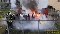 Požár trafostanice v Hrádku u Rokycan. Hasiči vyčíslili škodu na 1,5 milionu... Požár trafostanice v Hrádku u Rokycan. Hasiči vyčíslili škodu na 1,5 milionu...
