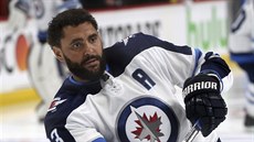 Obránce Dustin Byfuglien neodehrál v ročníku 2019/20 jediné utkání. Co bude s... Obránce Dustin Byfuglien neodehrál v ročníku 2019/20 jediné utkání. Co bude s...