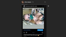 Pornohereka Daisy Lee nabízela na Instagramu rouky ve výprodeji za 230 korun...