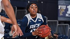 Erica Ogwumikeová v dresu univerzity Rice Erica Ogwumikeová v dresu univerzity Rice