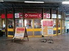 Stavba výtahu do stanice metra Opatov na následující dva víkendy uzavřela stanici metra. Vlaky pouze obousměrně projíždějí. Autobusy 3xx jsou ukončené v AO Háje. Přičemž jednodušší by bylo je odklonit do volnějšího AO Roztyly. Dále linku 181 po dobu uzavř Stavba výtahu do stanice metra Opatov na následující dva víkendy uzavřela stanici metra. Vlaky pouze obousměrně projíždějí. Autobusy 3xx jsou ukončené v AO Háje. Přičemž jednodušší by bylo je odklonit do volnějšího AO Roztyly. Dále linku 181 po dobu uzavř