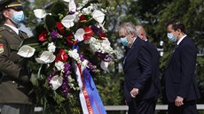 Prezident Miloš Zeman k 75. výročí konce války položil věnec u památníku na... Prezident Miloš Zeman k 75. výročí konce války položil věnec u památníku na...