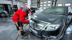 Alternativou pro tradiční klempířské a lakýrnické opravy mohou být v určitých... Alternativou pro tradiční klempířské a lakýrnické opravy mohou být v určitých...