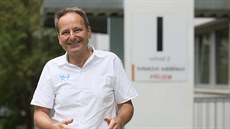 „U devadesáti procent pacientů je průběh koronaviru lehký, deset procent... „U devadesáti procent pacientů je průběh koronaviru lehký, deset procent...