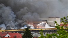 Požár haly v Polici nad Metují (6.5.2020). Požár haly v Polici nad Metují (6.5.2020).