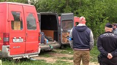 V dodávce u hostivařského nádraží ležela mrtvola. (5.5.2020) V dodávce u hostivařského nádraží ležela mrtvola. (5.5.2020)
