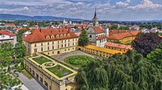 Původně renesanční zámek v Lipníku nad Bečvou v Olomouckém kraji se od roku... Původně renesanční zámek v Lipníku nad Bečvou v Olomouckém kraji se od roku...