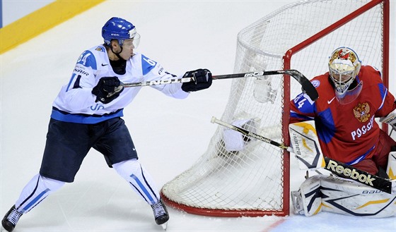 PARÁDNÍ TRIK. Takhle vstelil Mikael Granlund vítzný gól v semifinále mistrovství svta, na Slovensku ho napodobil Richard Mráz.