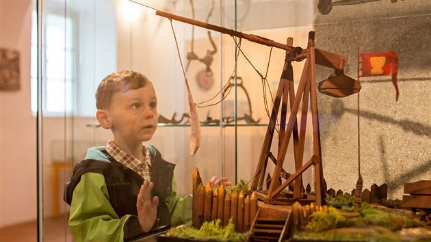 Stálá expozice zahrnuje celkem pět místností s šesti informačními kiosky s vzdělávacími programy a interaktivními hrami vztahujícími se k danému období.