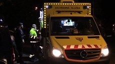 Policisté a záchranáři vyjížděli na ubytovnu v Hloubětíně. Při sporu tam byl... Policisté a záchranáři vyjížděli na ubytovnu v Hloubětíně. Při sporu tam byl...
