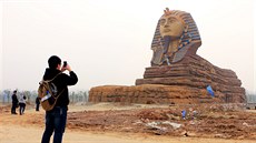 Sfingu v ivotní velikosti najdete krom Egypta také v ínském chu-ou.