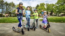 Pohyb, lehkost, skladnost, dostupnost, snadná manipulace a převoz – to všechno... Pohyb, lehkost, skladnost, dostupnost, snadná manipulace a převoz – to všechno...