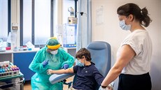 Chlapec ve švýcarské nemocnici postupuje testy na koronavirus. Chlapec ve švýcarské nemocnici postupuje testy na koronavirus.