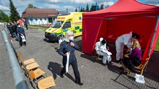 Zástupci profesních skupin z řad hasičů, zdravotníků, policistů nebo řidičů... Zástupci profesních skupin z řad hasičů, zdravotníků, policistů nebo řidičů...