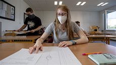 Studenti maturitního ročníku se vrátili po nucené přestávce v souvislosti s... Studenti maturitního ročníku se vrátili po nucené přestávce v souvislosti s...