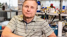 Václav Hořejší v laboratoři Ústavu molekulární genetiky v Krči Václav Hořejší v laboratoři Ústavu molekulární genetiky v Krči