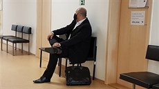 Obžalovaný Josef Tancoš u mosteckého okresního soudu (12. května 2020). Obžalovaný Josef Tancoš u mosteckého okresního soudu (12. května 2020).