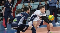 Adam Bartoš v dresu Tours. Adam Bartoš v dresu Tours.