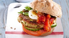 Cuketový hamburger s pikantní salsou Cuketový hamburger s pikantní salsou