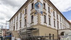 Na budově olomoucké radnice na Horním náměstí byly odhaleny obnovené velké... Na budově olomoucké radnice na Horním náměstí byly odhaleny obnovené velké...