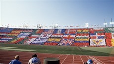 ZAHÁJENÍ HER V LOS ANGELES 1984. Choreo organizátorů a diváků vytvořilo na... ZAHÁJENÍ HER V LOS ANGELES 1984. Choreo organizátorů a diváků vytvořilo na...