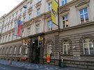 Všechny pobočky České pošty najíždějí od úterý 26. května na svou běžnou otevírací dobu. V platnosti stále ale zůstává nošení roušek a dodržování dvou metrů odstup od ostatních klientů. Počet klientů na pobočce v jeden okamžik bude také omezen. Všechny pobočky České pošty najíždějí od úterý 26. května na svou běžnou otevírací dobu. V platnosti stále ale zůstává nošení roušek a dodržování dvou metrů odstup od ostatních klientů. Počet klientů na pobočce v jeden okamžik bude také omezen.
