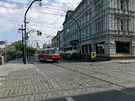Magistrát hlavního města Prahy uzavřel od křižovatky Národní x Masarykovo nábřeží x mostu Legií od kavárny Slavia Smetanovo nábřeží. Na nábřeží od Národního divadla smějí jen vozy MHD, IZS. Kavárna zde má ve vozovce umístěné stolky. Magistrát hlavního města Prahy uzavřel od křižovatky Národní x Masarykovo nábřeží x mostu Legií od kavárny Slavia Smetanovo nábřeží. Na nábřeží od Národního divadla smějí jen vozy MHD, IZS. Kavárna zde má ve vozovce umístěné stolky.