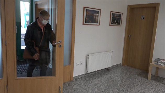 V ordinacích ubylo pacientů, chodí jen ti s vážnějšími problémy V ordinacích ubylo pacientů, chodí jen ti s vážnějšími problémy