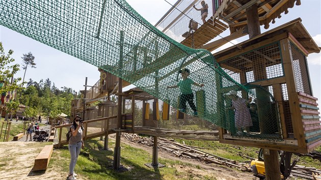 V olomoucké zoologické zahradě na Svatém Kopečku znovu otevřelo lanové centrum... V olomoucké zoologické zahradě na Svatém Kopečku znovu otevřelo lanové centrum...