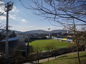 Severní svah je oblíbeným místem, odkud lidé sledují zápasy na Letné. V sobotu... Severní svah je oblíbeným místem, odkud lidé sledují zápasy na Letné. V sobotu...