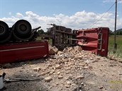 Nehoda nákladního auta zablokovala silnici u Chudenína na Klatovsku. Řidič... Nehoda nákladního auta zablokovala silnici u Chudenína na Klatovsku. Řidič...