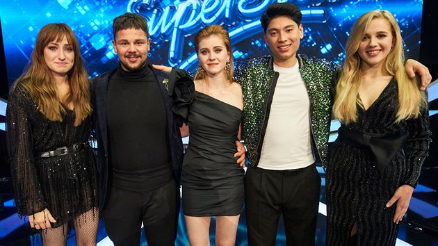 Top 5 finalist soute SuperStar 2020 (zleva): Barbora Pieov, Martin Schreiner, Dominika Lukeov, Giovanni Ricci a Diana Kovaov
