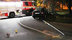 Muž v Sokolově srazil dva lidi autem, chtěl je zavraždit. Muž v Sokolově srazil dva lidi autem, chtěl je zavraždit.