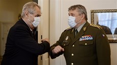 Prezident Miloš Zeman přijal na Pražském hradě náčelníka generálního štábu... Prezident Miloš Zeman přijal na Pražském hradě náčelníka generálního štábu...