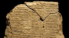 Epos o Gilgamešovi se dodnes zachoval na dvanácti různých tabulkách. Epos o Gilgamešovi se dodnes zachoval na dvanácti různých tabulkách.