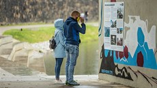 Téměř osiřelá Náplavka v Plzni na Radbuze, kde se i kvůli epidemii koronaviru... Téměř osiřelá Náplavka v Plzni na Radbuze, kde se i kvůli epidemii koronaviru...
